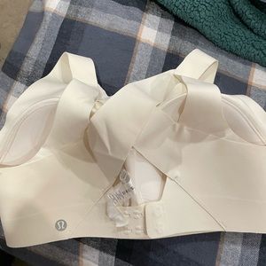 Lululemon 32D bra